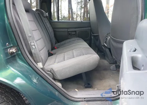 2001 Ford Explorer Xlt from USA, damaged, VIN 1FMZU83P91ZA60435